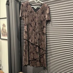Elegant Burgundy & Black Women's Dress